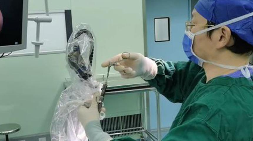 Doktorlar gördüklerine inanamadı! Canı sıkıldığı için yapmış