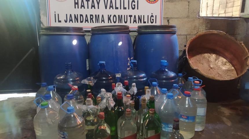 Hatay'da 1715 litre sahte içki ele geçirildi