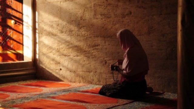 Recep ayının ilk gecesi kılınacak namaz kaç rekattır, nasıl niyet edilir? Recep ayı 30 rekatlık namazın kılınışı! 