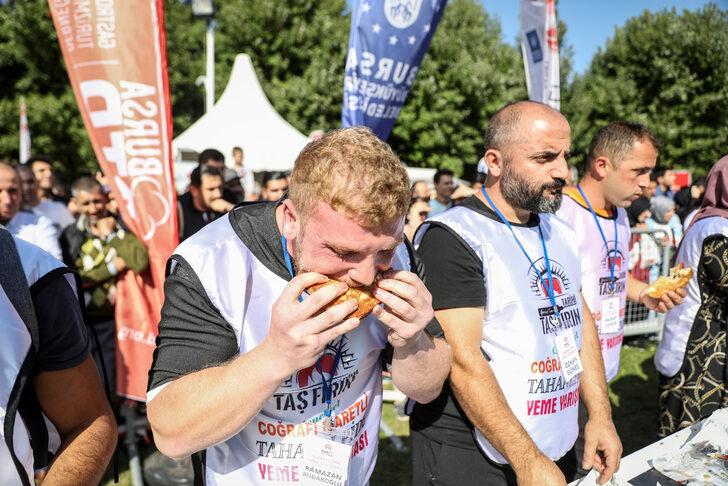 Bursa Gastronomi Festivali'ndeki yarışmayı 11 "tahanlı pide" yiyerek kazandı G1