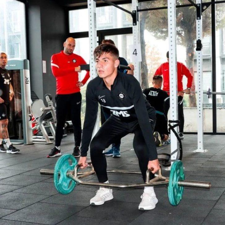 Son dakika: Fenerbahçe, Galatasaray ve Beşiktaş dev transfer savaşında! Efe Sarıkaya paylaşılamıyor... G2