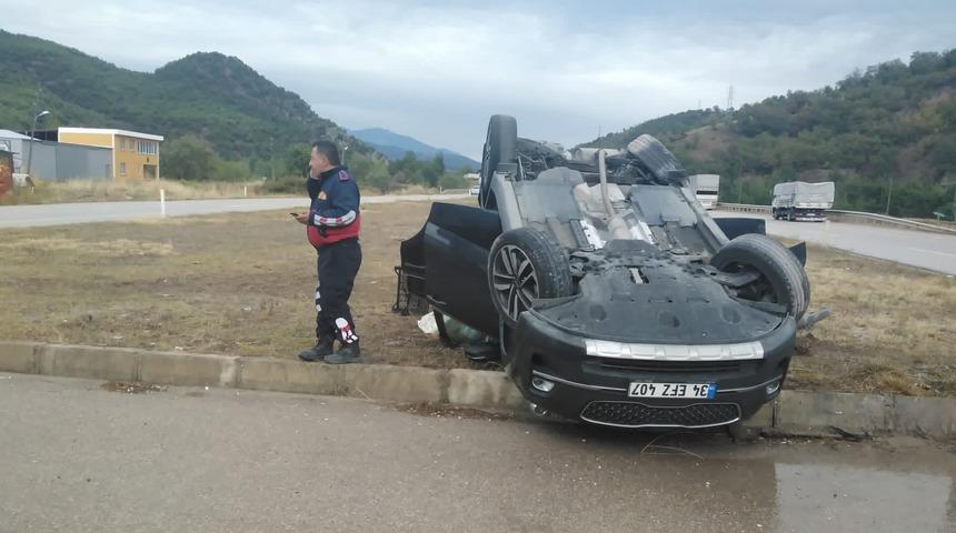 Tokat'ta cip ile kamyonetin çarpıştığı kazada 2 kişi yaralandı