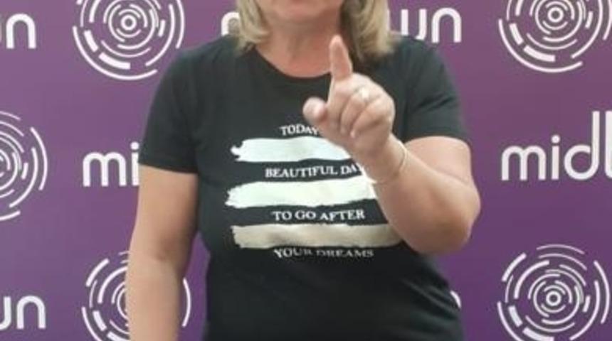 Bodrum'da alışveriş merkezinde işaret dili eğitimi