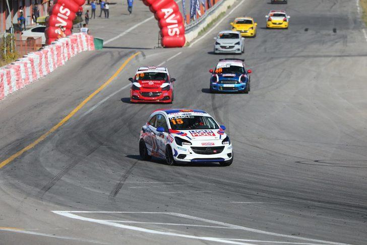 AVIS 2022 Türkiye Pist Şampiyonası'nda 3. ayak heyecanı İzmir'de başladı G4