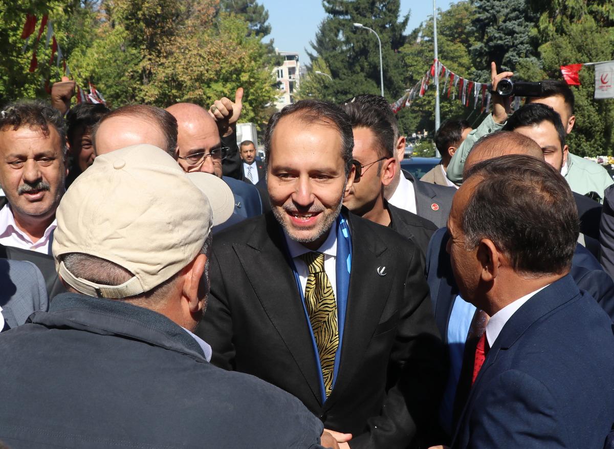 Yeniden Refah Partisi Genel Başkanı Erbakan, K&uuml;tahya'da partisinin il kongresine katıldı