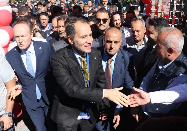 Yeniden Refah Partisi Genel Başkanı Erbakan, Kütahya'da partisinin il kongresine katıldı G2