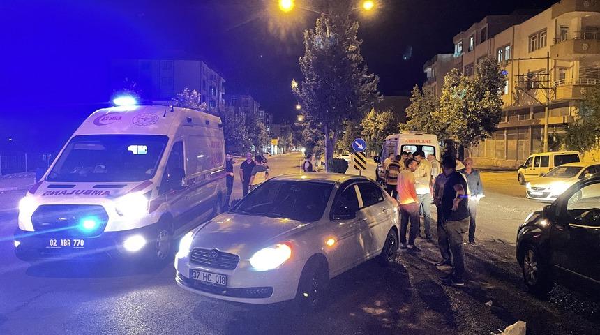 Adıyaman'da otomobil ile motosikletin çarpışması sonucu 2 kişi yaralandı