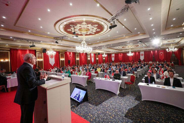 Kılıçdaroğlu ve eşi, milletvekili eşleriyle çay sohbetinde buluştu G3