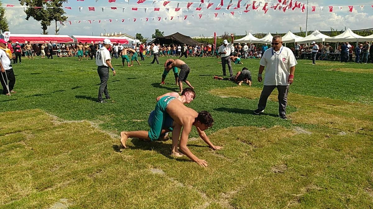 Adana'da 6. İsmet Atlı Karakucak G&uuml;reşleri d&uuml;zenlendi