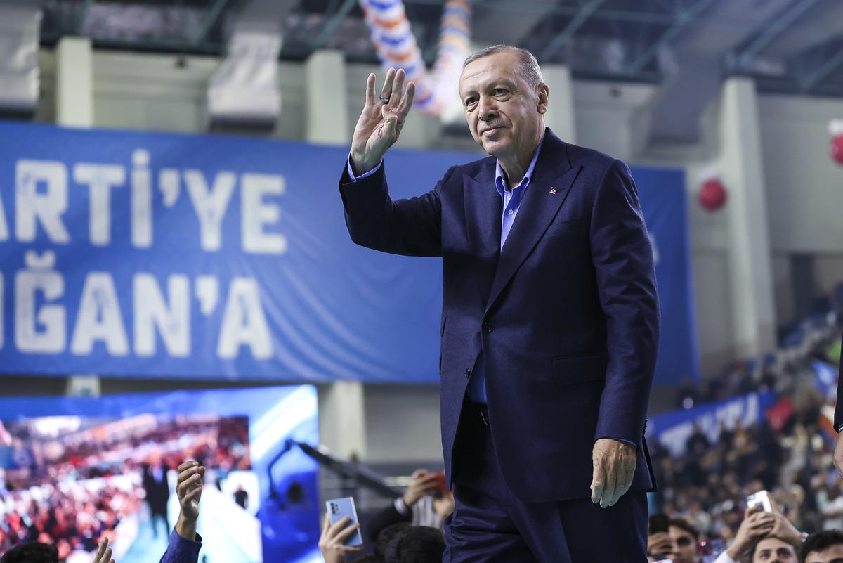 Cumhurbaşkanı Erdoğan, "İlk Oyum Erdoğan'a, İlk Oyum AK Parti'ye Gen&ccedil;lik Buluşması"nda konuştu: (1)