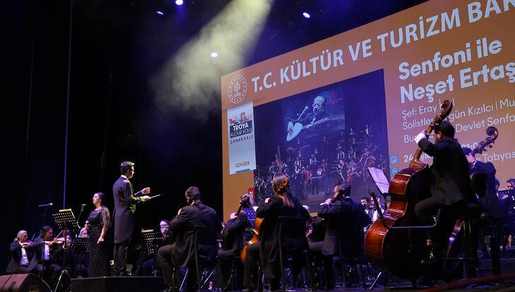 Kültür ve Turizm Bakanı Ersoy, "Senfoni ile Neşet Ertaş Türküleri" konserini izledi G4