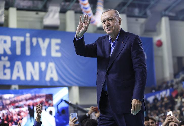 Cumhurbaşkanı Erdoğan gençlere böyle seslendi! 'Benim karşımda da özgürlüğünüzden asla taviz vermeyin'