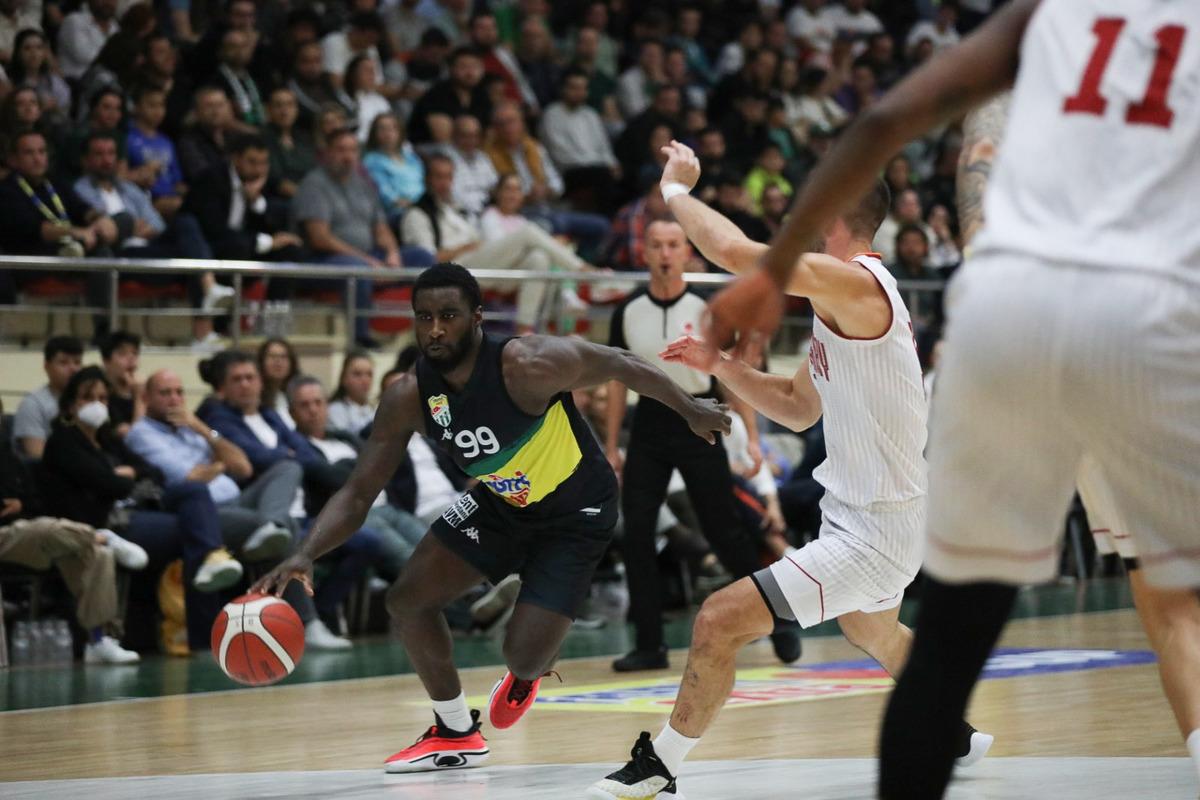 Frutti Extra Cup'ın şampiyonu Frutti Extra Bursaspor oldu