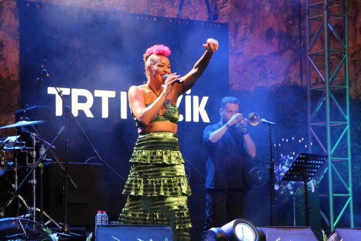 Alanya Caz Günleri'nde Maya Azucena ve Carlton Smith sahne aldı G2