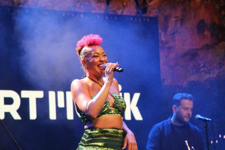 Alanya Caz Günleri'nde Maya Azucena ve Carlton Smith sahne aldı G3