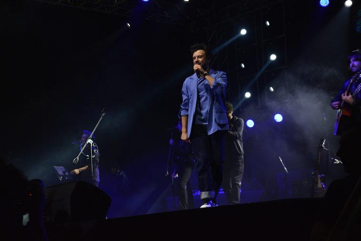 Bursa Gastronomi Festivali'nde şarkıcı Buray sahne aldı G5