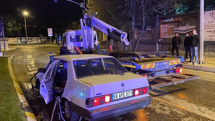 Edirne'de sulama tankerine çarpan otomobildeki 4 kişi yaralandı G3