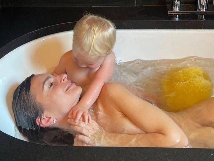 Emily Ratajkowski oğluyla küvette çıplak poz verince tepki çekti G2