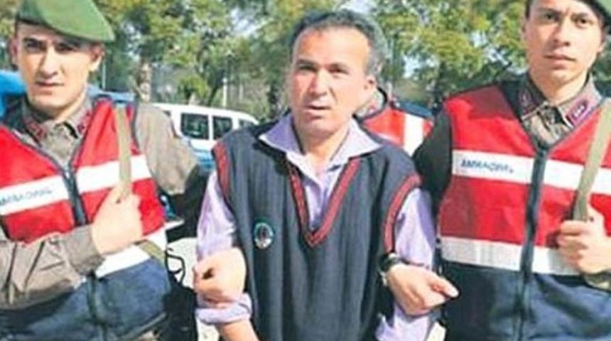 Eşini keserle &ouml;ld&uuml;rd&uuml;, cezaevinde intihar etti
