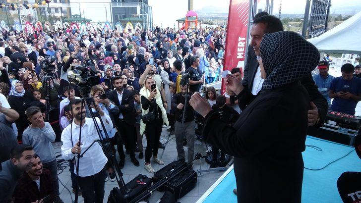 Bingöl'de 'bedava ev' heyecanı! Kanada'dan geldi, çekiliş yaptı: On binlerce kişi akın etti G1