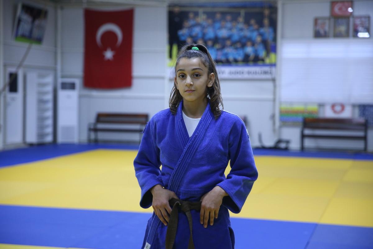 13 yaşında Balkan şampiyonu olan milli judocu Ezgi hedef b&uuml;y&uuml;tt&uuml;