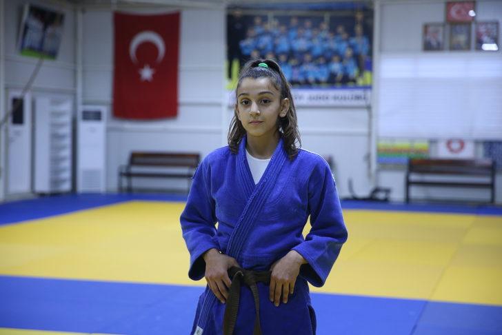 13 yaşında Balkan şampiyonu olan milli judocu Ezgi hedef büyüttü G1