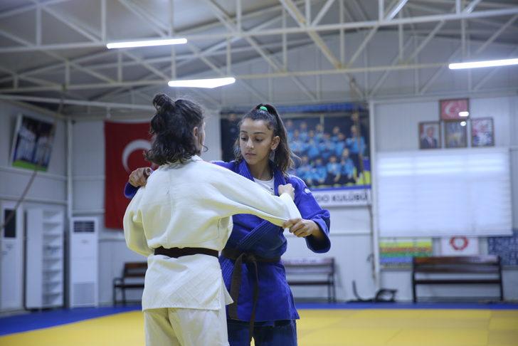 13 yaşında Balkan şampiyonu olan milli judocu Ezgi hedef büyüttü G2