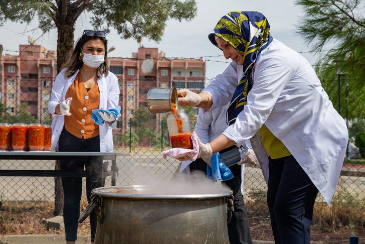 Diyarbakır'da kazanlar ihtiyaç sahiplerine kışlık konserve için kaynadı G2