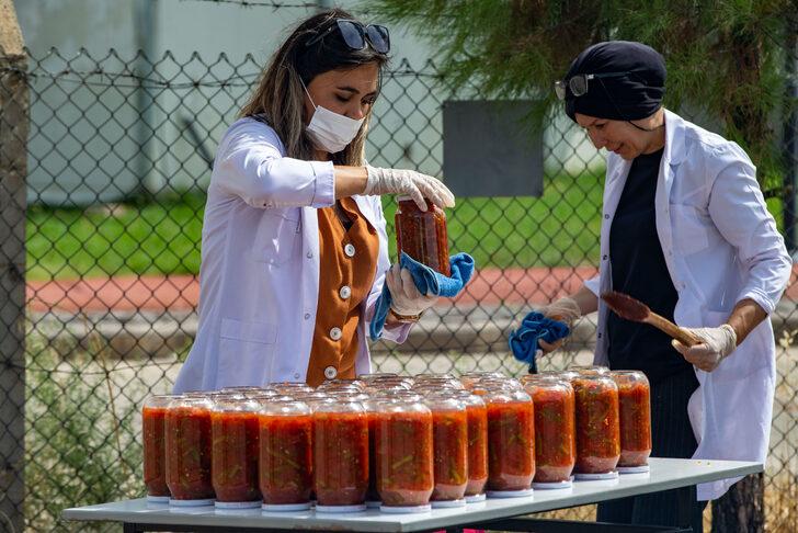 Diyarbakır'da kazanlar ihtiyaç sahiplerine kışlık konserve için kaynadı G5