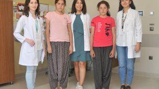 Adana'da kene ısıran ikizler, bir aylık tedaviyle sağlıklarına kavuştu