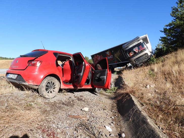 Kars'taki trafik kazasında ölen 4 arkadaşın cenazesi toprağa verildi G1