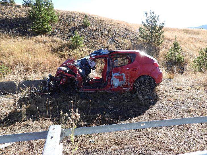 Kars'taki trafik kazasında ölen 4 arkadaşın cenazesi toprağa verildi G3