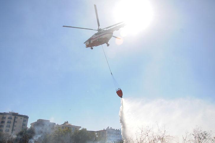 Antalya'da otluk alanda çıkan yangın kontrol altına alındı G3