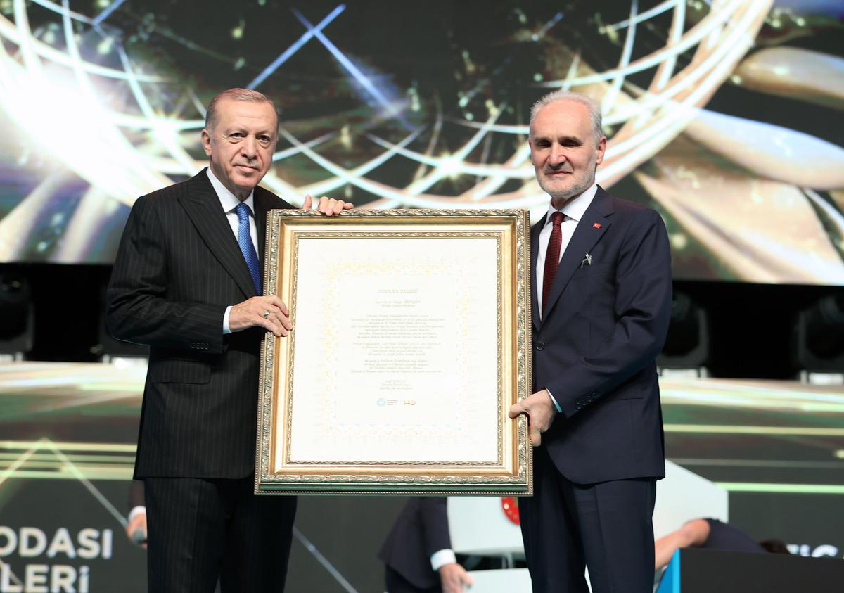 Cumhurbaşkanı Erdoğan, İTO 140. Yıl &Ouml;zel &Ouml;d&uuml;lleri T&ouml;reni'nde konuştu: (1)