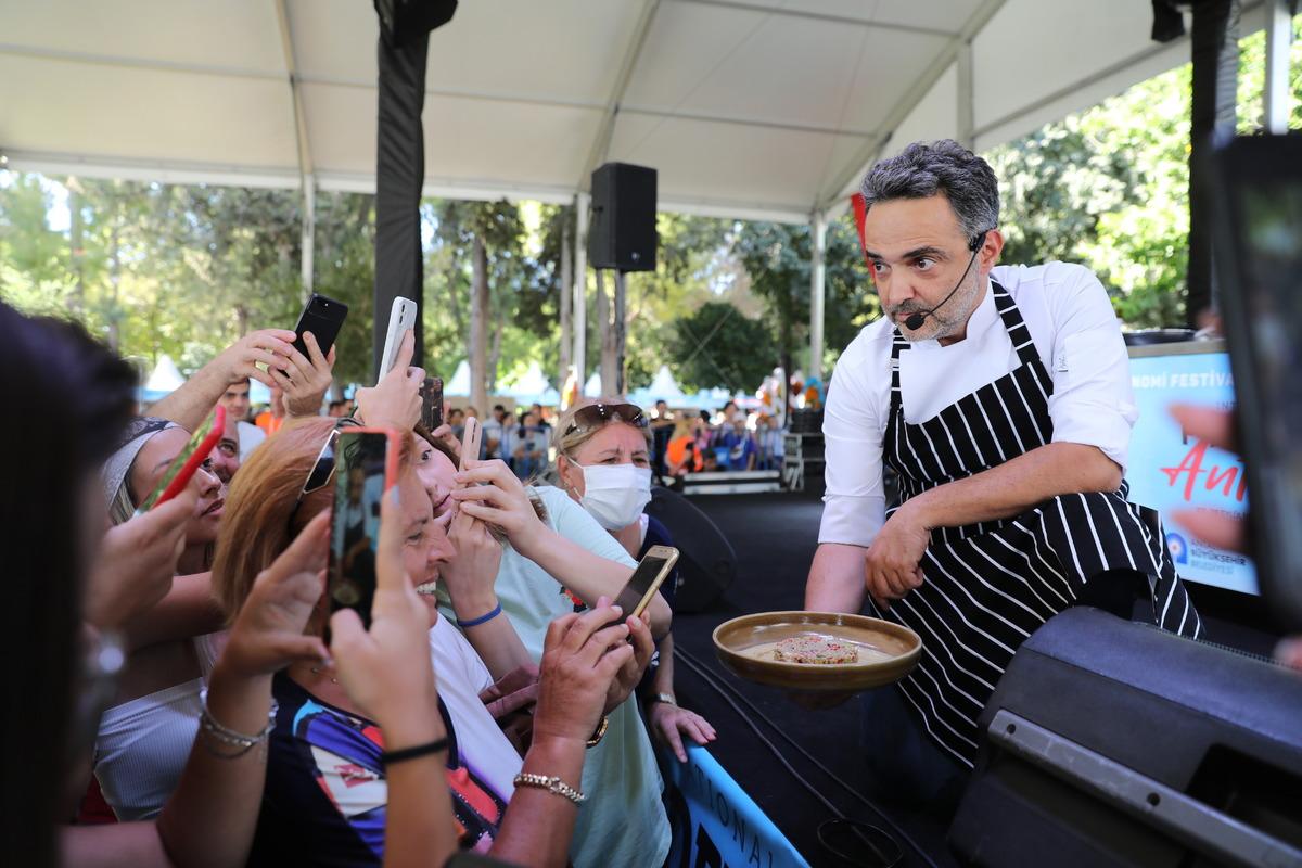 Antalya 1. Uluslararası Food Fest Gastronomi Festivali s&uuml;r&uuml;yor