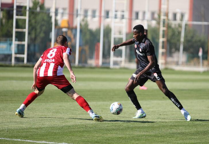 Futbol: Hazırlık maçı G5