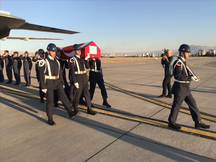 Rize'de trafik kazasında şehit olan uzman çavuşun cenazesi Kayseri'ye getirildi G4