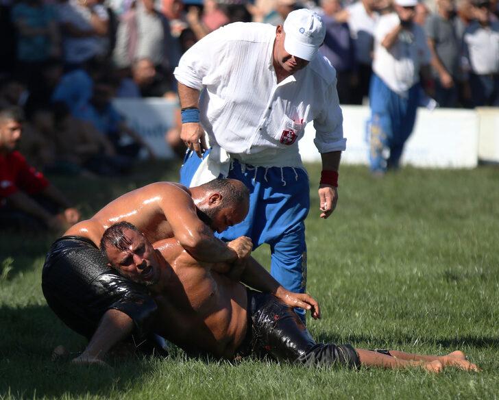 Yuntdağı Yağlı Güreşleri'nde başpehlivan Hüseyin Gümüşalan oldu G1