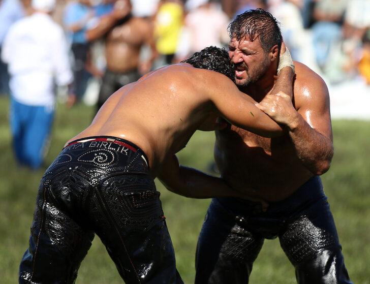Yuntdağı Yağlı Güreşleri'nde başpehlivan Hüseyin Gümüşalan oldu G3