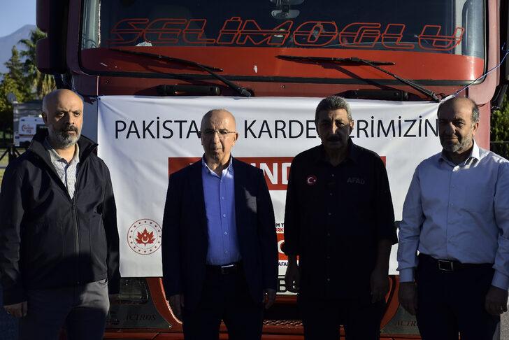 Bursa'dan Pakistan'a insani yardım malzemesi gönderildi G3