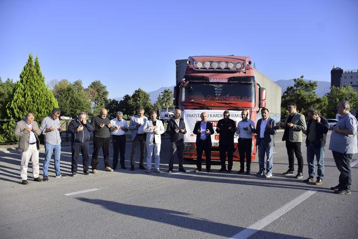 Bursa'dan Pakistan'a insani yardım malzemesi gönderildi G4