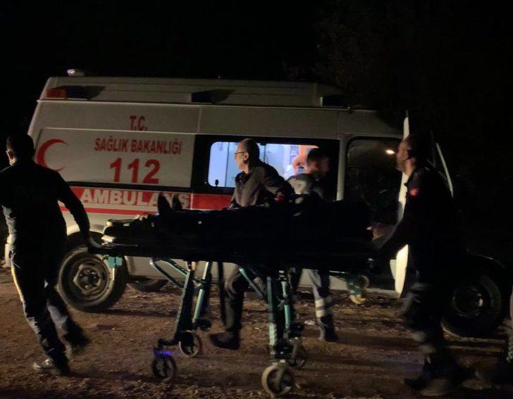 Bolu'da ağaca çarparak ikiye ayrılan otomobildeki 2 çocuk yaralandı G4