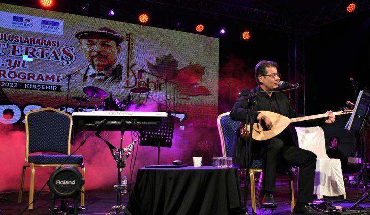 "Bozkırın tezenesi"nin oğlu Hüseyin Ertaş, babasına ait türküleri ilk defa seslendirdi G4