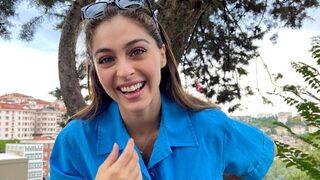 Aytaç Şaşmaz'ın sevgilisi Cemre Baysel derin göğüs dekolteli poz verdi! Pamuk şeker gibi