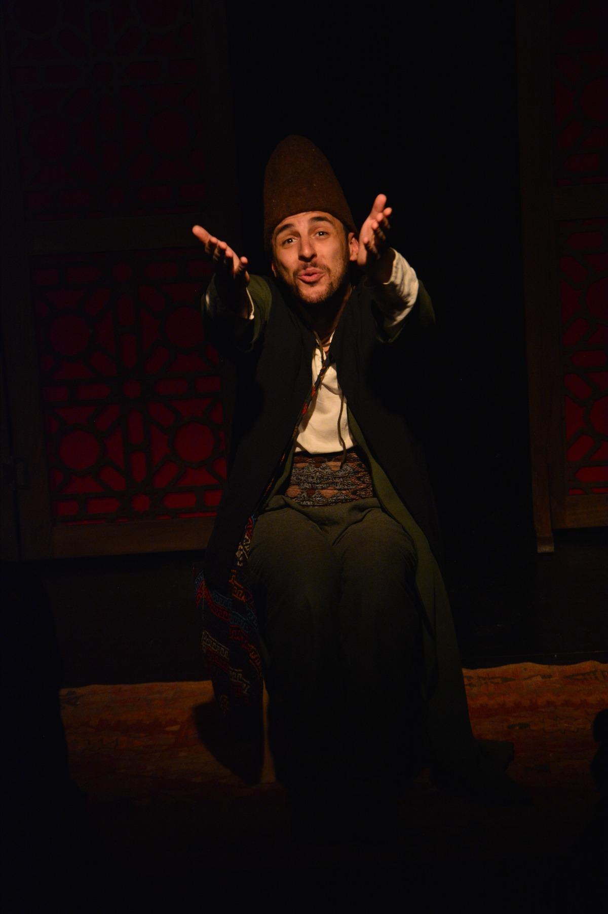 Bursa'da "Aş ve Aşk" oyunu sahnelendi