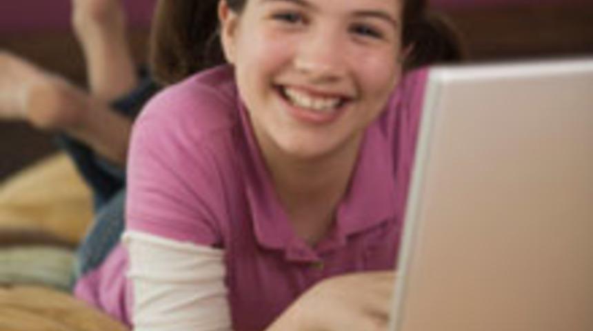 Eyvah &Ccedil;ocuğum İnternette !