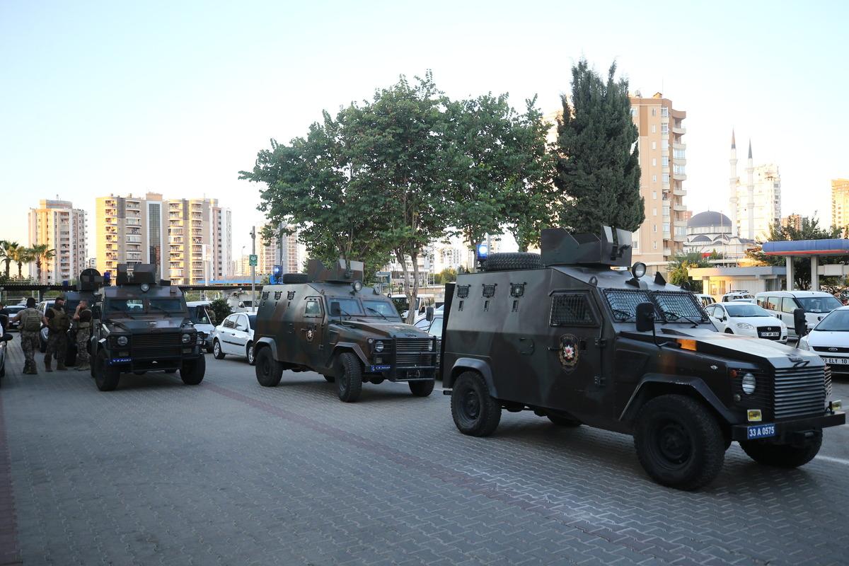 G&Uuml;NCELLEME - Mersin'de ter&ouml;r &ouml;rg&uuml;t&uuml; DEAŞ operasyonunda 8 zanlı yakalandı