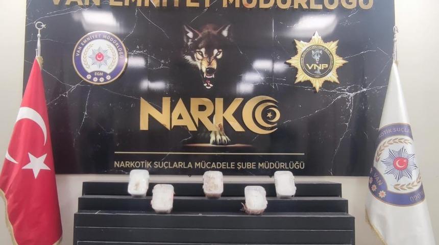 Van'da 5 kilo 632 gram sentetik uyuşturucu ele geçirildi