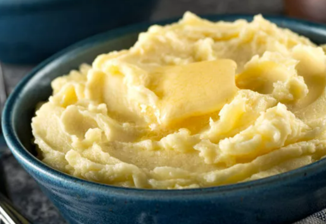 Ağzınıza bile s&uuml;rmeyin: &Ccedil;iğ yenildiğinde i&ccedil;ten i&ccedil;e zehirliyor! &Ccedil;iğ yememeniz gereken yiyecekler