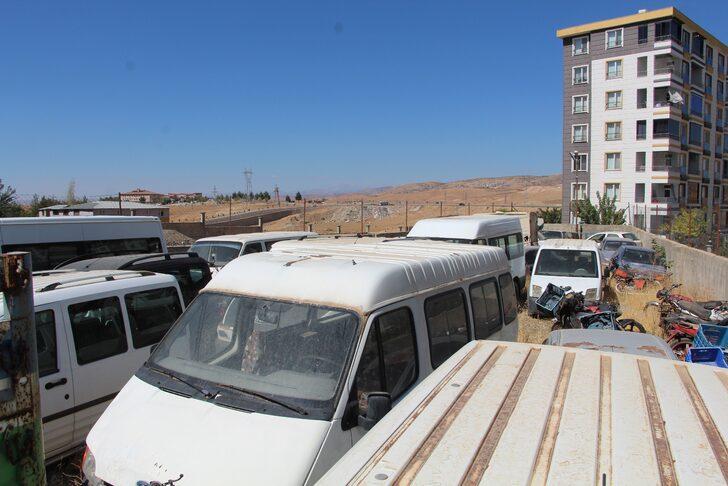 Araba fiyatları artınca vatandaş oraya yöneldi! Değeri 30 milyon liranın üzerinde: Aralarında ambulans da var, TIR da… G4